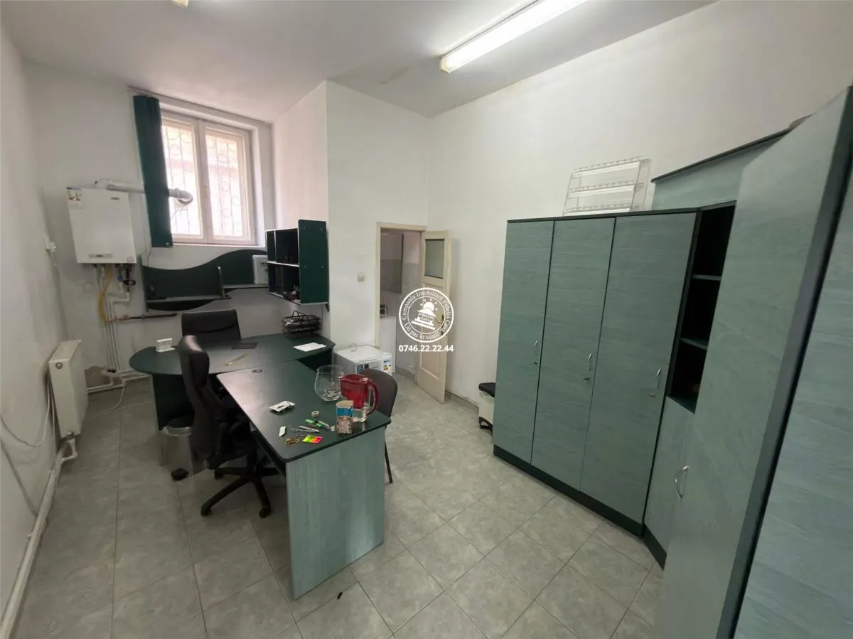 Spatiu de inchiriat, centru, expunere mare - foto 2