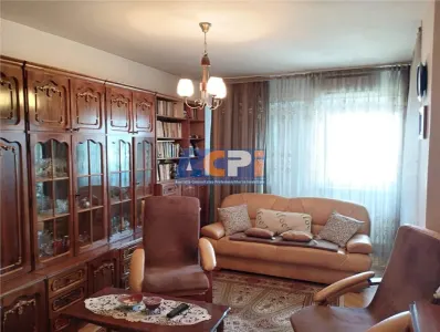 3  camere decomandate centru - Bacau
