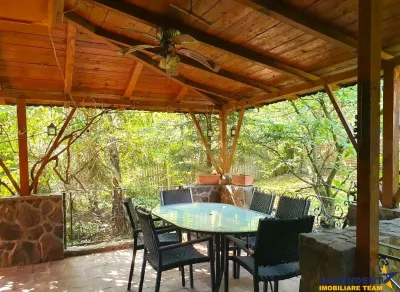 Casa cu 6 camere, zona Voiniceni - Voiniceni