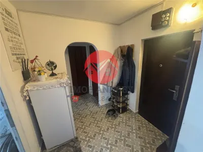 Ap. 4 camere Vest, etaj 2, mobilat, centrala pe gaz, 67 mp - foto 11