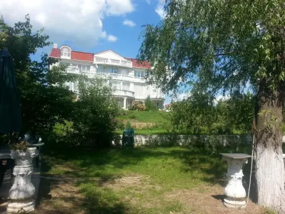 Vila Stil Victorian 1200mp -Curte , Parcare privata si LAC - foto 6