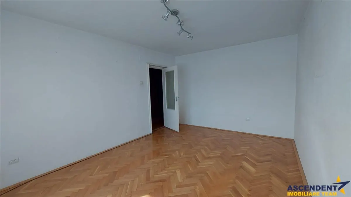 Compozitie frumoasa si luminoasa, pe 90 mp, Dambu Pietros,Targu Mures - foto 10