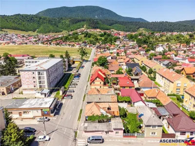 LIVE! Proprietate versatila in zona centrala: Ideal pentru locuinta, birouri sau activitati comerciale - Codlea
