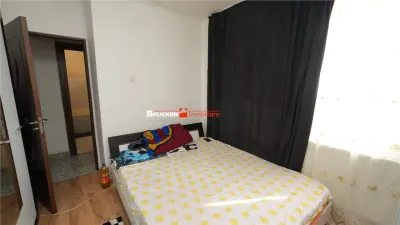 Apartament cu 3 camere de vanzare - foto 3