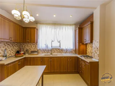 Trei imobile speciale, deschidere variante destinatie, incadrata pe 1.100 mp teren, Brasov - foto 14