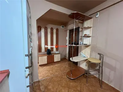 Apartament cu 3 camere de inchiriat - foto 17