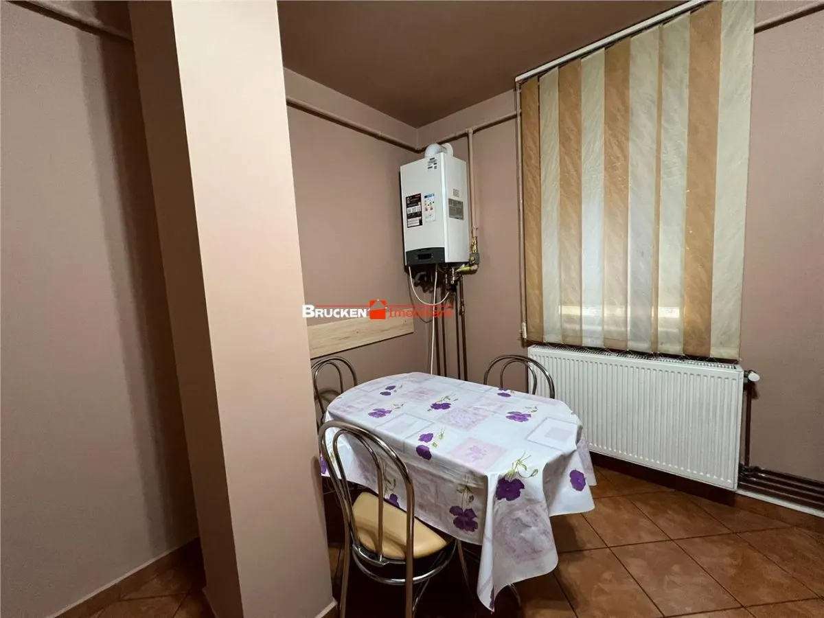 Apartament cu 3 camere de inchiriat - foto 10