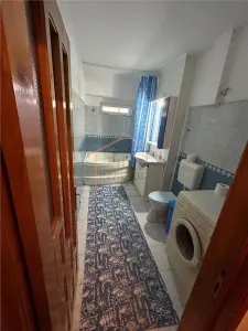 Apartament 3 camere de închiriat - foto 12