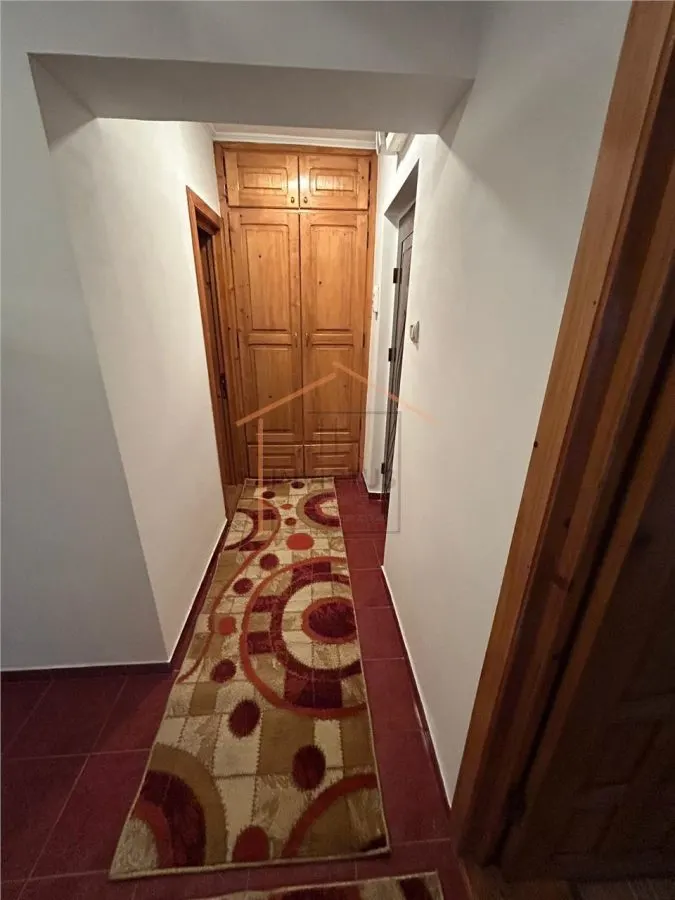 Apartament 3 camere de închiriat - foto 9