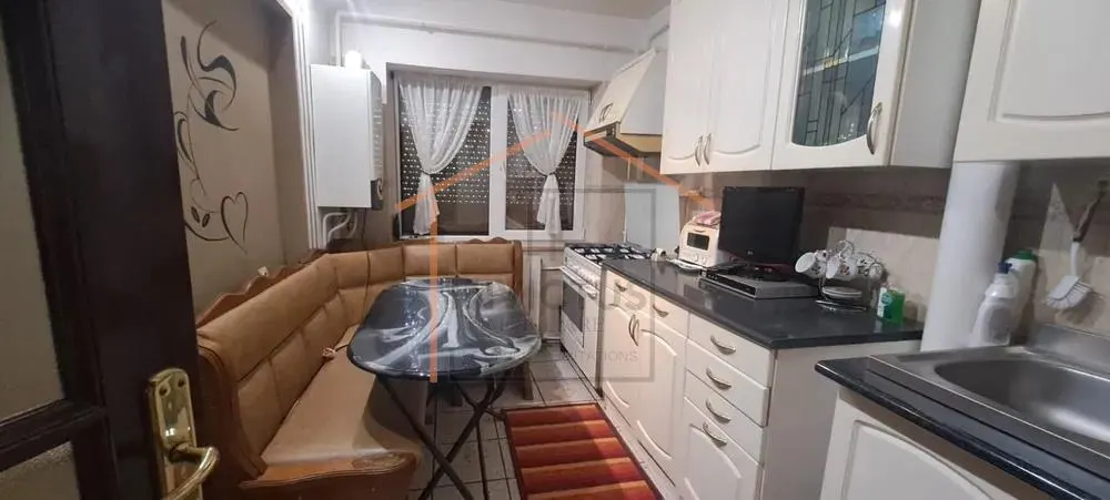 Apartament 3 camere - foto 1