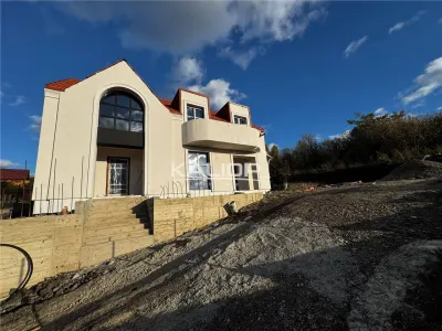 Casa 4 camere  | 120 mp | teren 600 mp | Chinteni zona centrala - Chinteni