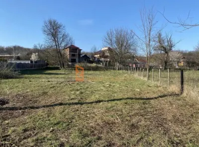 Teren intravilan zona Tisau - foto 4