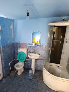 Casa tip parter zona Brosteni - foto 9