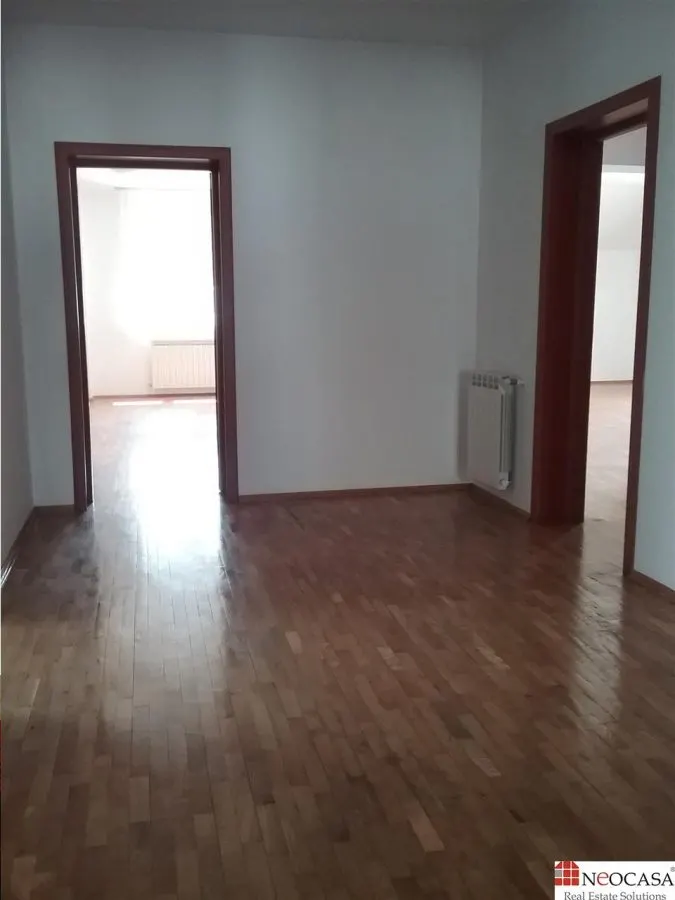 VILA EXTRAORDINARA, 6 CAMERE LUMINOASE, PISCINA, CURTE FOARTE FRUMOASA! - foto 9