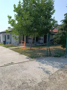 Casa tip parter zona Capatanesti - Capatanesti