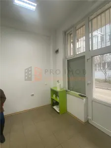 Spatiu comercial zona Brosteni - foto 12