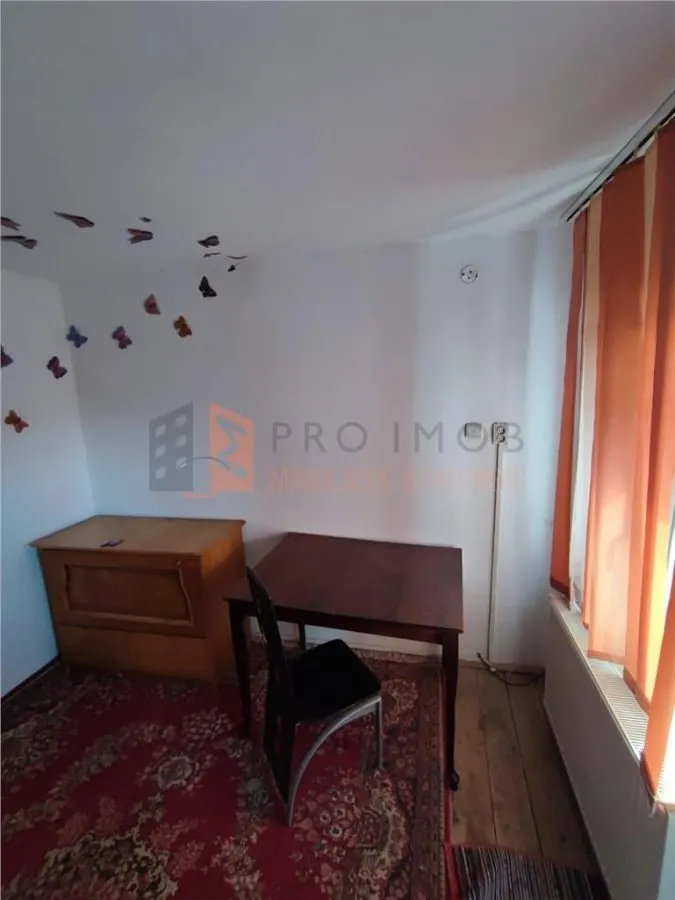 Casa tip parter + mansarda in zona Centru - foto 1