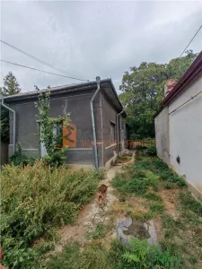 Casa de vanzare si teren 708 mp in zona Victoriei - foto 2