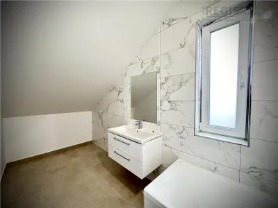 2 camere 96 mp, 2 bai, vedere spectaculoasa – Rasnov - foto 15