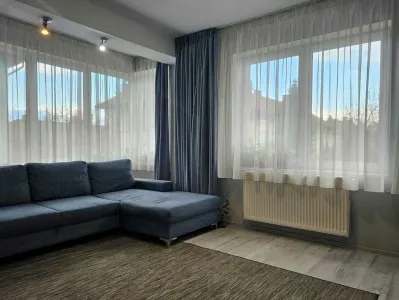 Apartament 3 camere decomandat, cu curte proprie Tractorul - Brasov