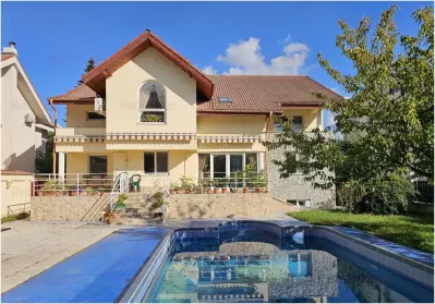 Vila eleganta D+P+1+M | 649 mp | piscina exterioara| renovata complet | Pipera - Iancu Nicolae - Mark Twain | - Bucuresti