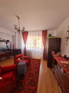 Apartament 3 camere etaj intermediar Racadau - Brasov