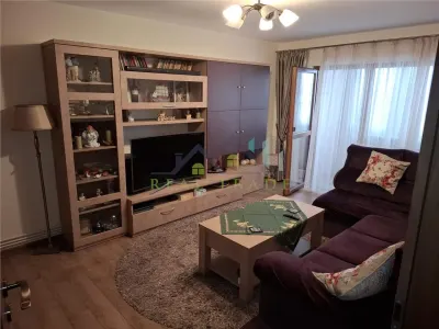 Apartament 3 camere etaj intermediar Tractorul - Brasov