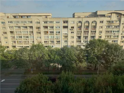 apartament 3 camere, Piata Alba Iulia , Decebal stradal, 82mp, decomandat, amenajat ,vedere integrala la bulevard, orientare Sud, loc parcare, liber. - Bucuresti