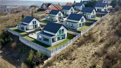 Vand casa cu 4 camere, 2 bai, suprafata utila 140 si teren 500 mp - Sancraiu de Mures