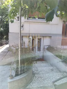 DE VANZARE VILA, CENTRAL, BRLAD - foto 4