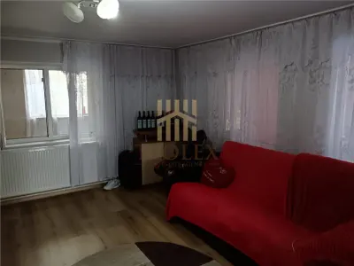 DE VANZARE CASA BCA IN BARLAD - foto 5