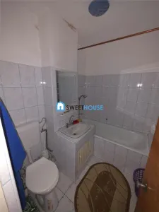 Apartament cu doua  camere zona Combinat - foto 5