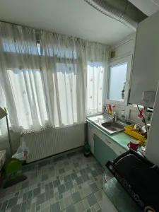Apartament cu 3 camere - 71 m.p.- Nicolina 2, geam la baie - foto 8
