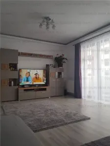Apartament 3 camere, decomandat - zona Tractorul - Brasov