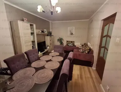 Apartament 3 camere, decomandat - zona Centrul Civic - Brasov