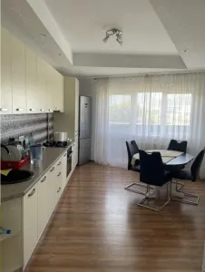 Apartament 3 camere, decomandat - zona Tractorul - foto 4