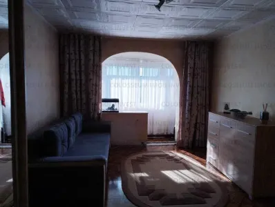 Apartament 4 camere, semidecomandat - zona Tractorul - Brasov