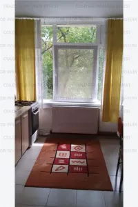 Camera de camin, cu baie si bucatarie - zona Tractorul - Brasov