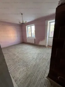 Apartament cu 3 camere, decomandat - zona Triaj - Brasov