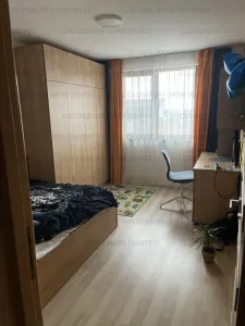 Apartament cu 4 camere, decomandat - zona Tractorul - foto 3