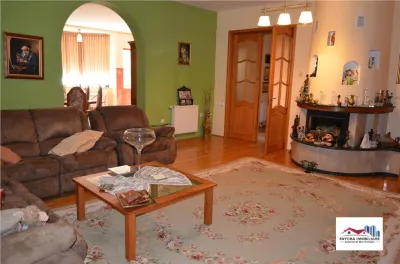 Casa Superba de Vanzare Mobilata Lux in Sangeorgiu de Mures - Sangeorgiu de Mures