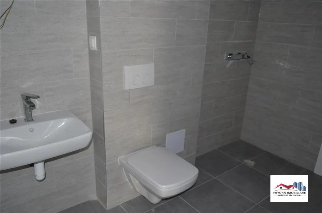 Spatiu Comercial Nou cu Parcare de Vanzare  in Zona Libertatii - foto 7