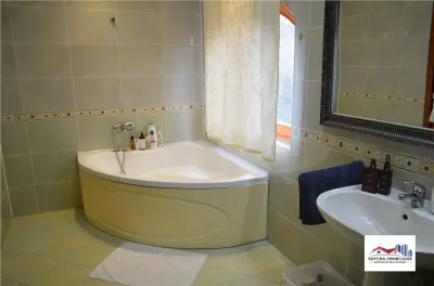 Vila de Inchiriat in Zona Livezeni - foto 7