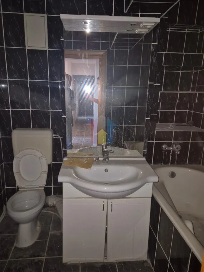 LIBER! 4 camere transformat in 3 camere, bloc cu lift, decomandat, Bariera - foto 8