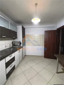 Vanzare 3 camere Aparatorii Patriei - Bucuresti