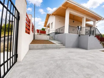 Casa 4 camere Valea Adanca - Miroslava FINALIZATA si BECI - foto 8