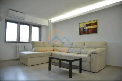 Apartament de vanzare cu 3 camere, 2 gr sanitare - zona 13 Septembrie - foto 2