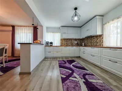 Casa P+E de vanzare in Lilieci – 3.350mp teren intravilan, livada, 2 garaje, panouri solare - foto 5