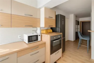 RECO Apartament 2 camere, zona Nufarul, etaj 5/8, lift, 60 mp utili - foto 4