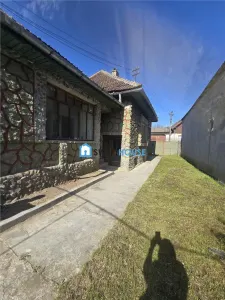Casa cu potential generos Beclean Jud Brasov - Beclean